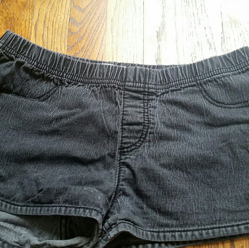 Black strectchy denim shorts